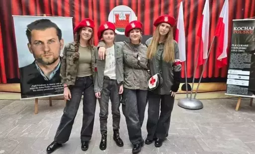 Zdjęcie do Szczęśliwa si&oacute;demka-wyniki konkursu "Nie m&oacute;wię szeptem, gdy m&oacute;wię skąd jestem"